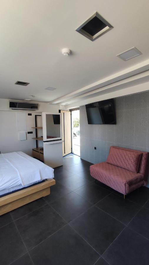 Summertime Signature Suites Agia Marina Exteriör bild