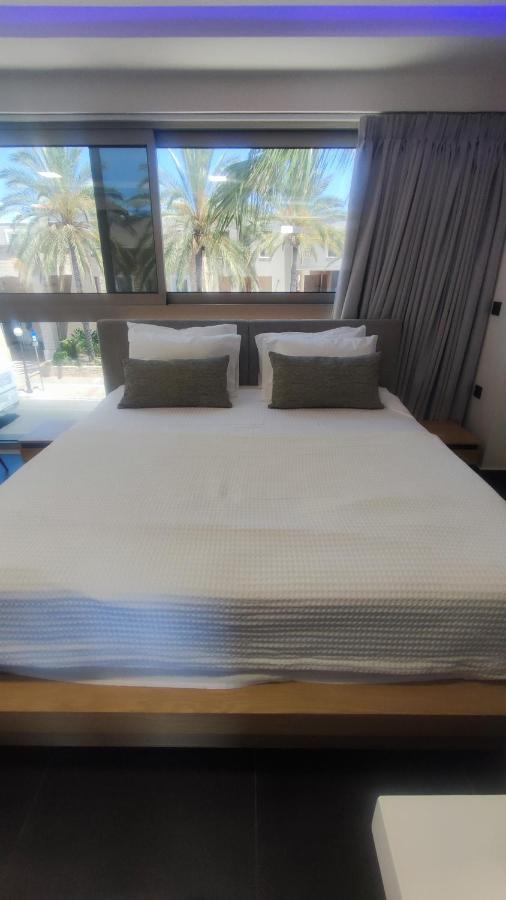 Summertime Signature Suites Agia Marina Exteriör bild
