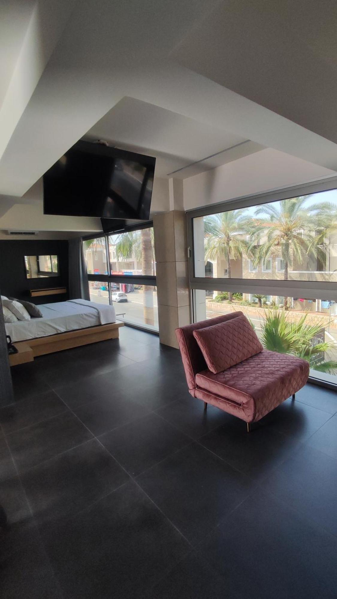Summertime Signature Suites Agia Marina Exteriör bild