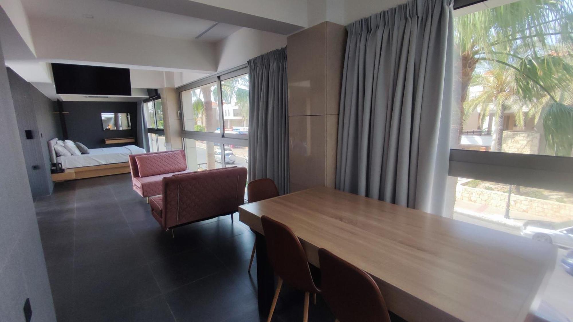 Summertime Signature Suites Agia Marina Exteriör bild