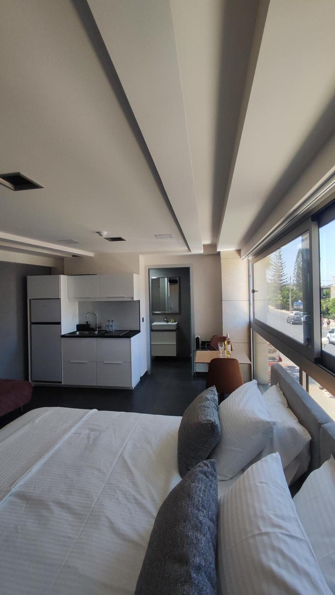 Summertime Signature Suites Agia Marina Exteriör bild